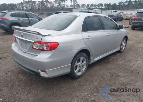 2013 Toyota Corolla S z USA, uszkodzony, nr VIN 5YFBU4EE1DP078047